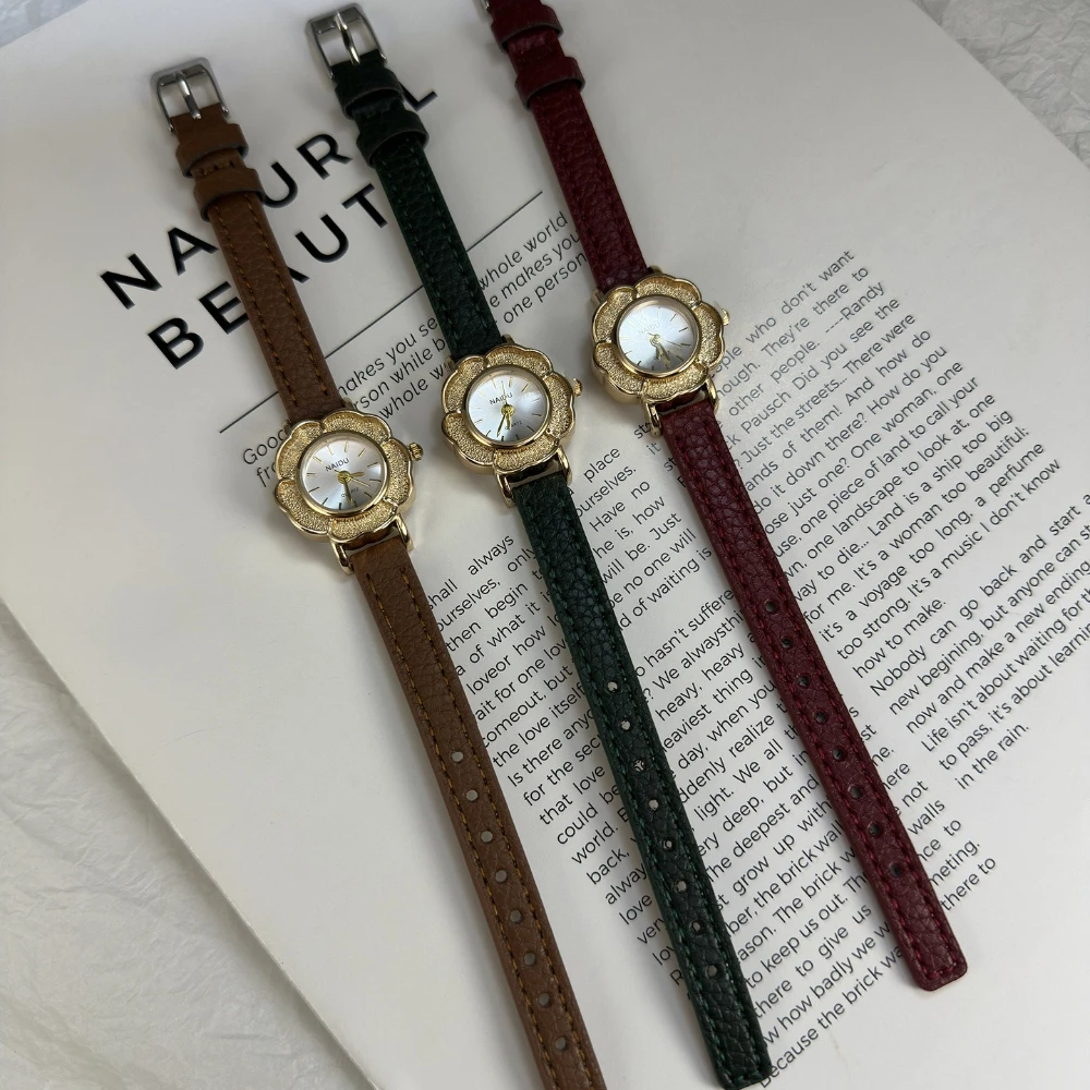 Компактные часы с лепестком темперамента, женские легкие роскошные трендовые модные часы с цепочкой, простые и универсальные часы, оптовая продажа