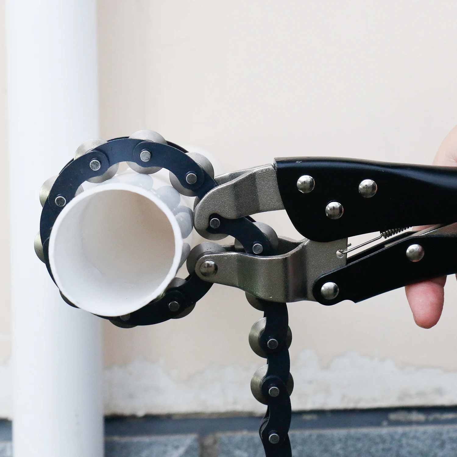 MacWork Exhaust Pipe Cutter 0.6 to 3.3 Inch Tailpipe Cutter Chain Exhaust Cutter Rolling Blade PVC Cutter or Copper Pipe Cutter