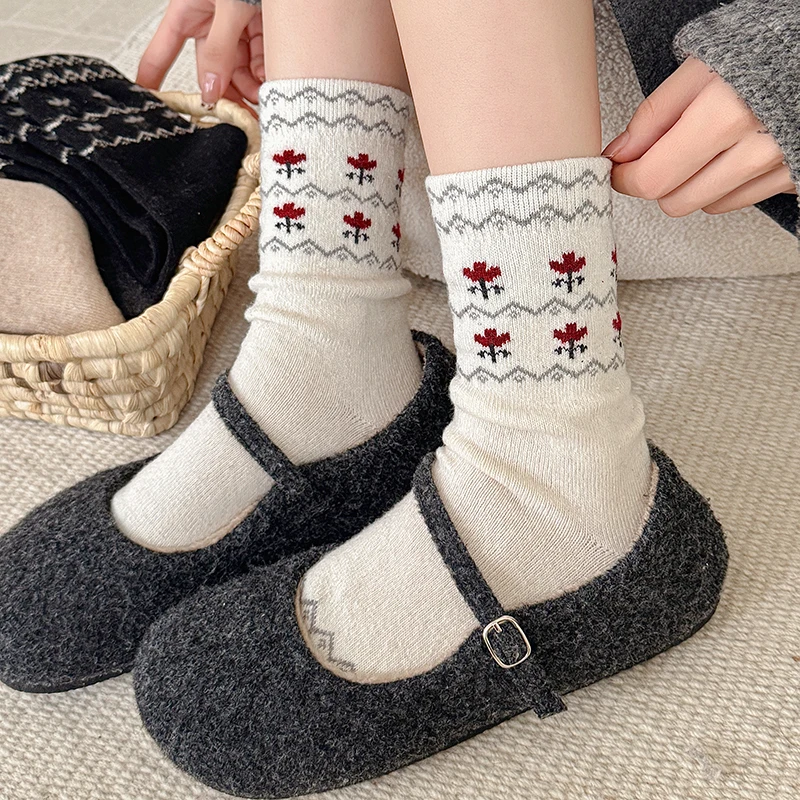 الجوارب للنساء الجديدة الموضة زهرة الجوارب الإناث تنفس عادية اتجاهات عالية الجودة لطيف الجوارب مضحك النمط الكوري #2