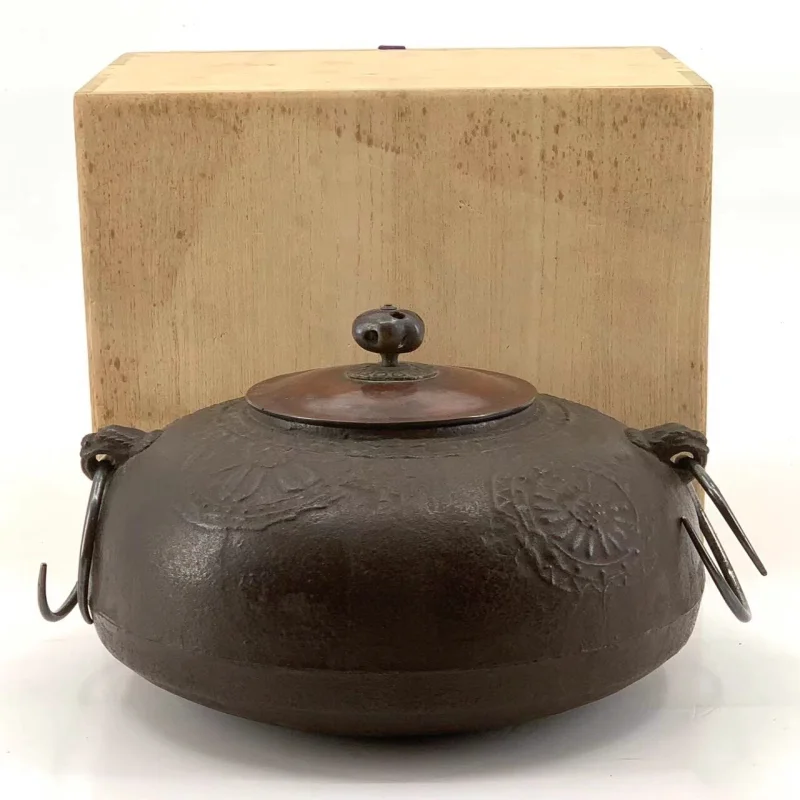 Ancient milling iron, tea ware, iron kettle, iron pot tea set, tea ware Details: