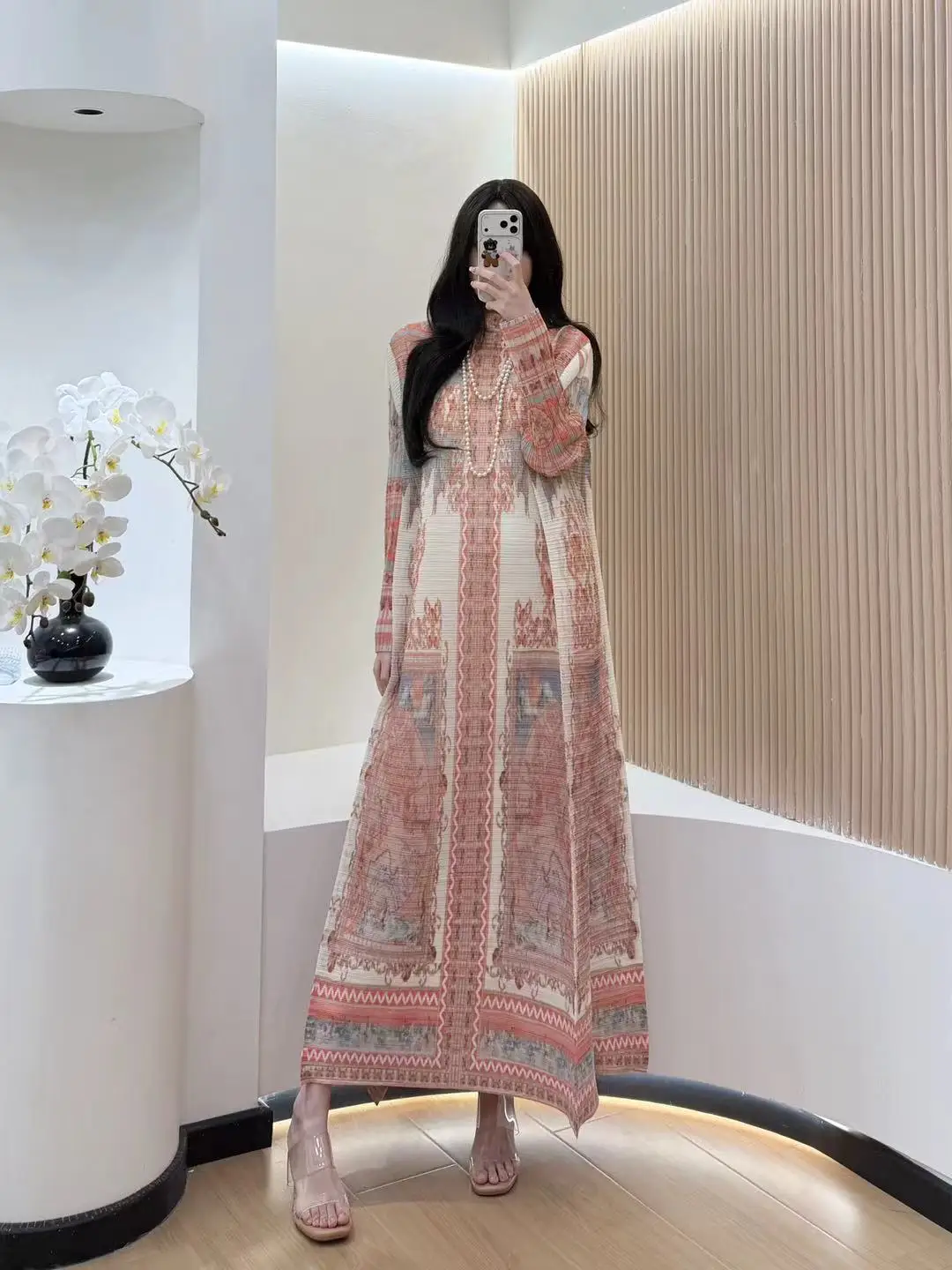 

KAF Women Glamorous Banquet Attire with Retro Printed Loose Design Elegant and Luxurious Female Holiday Clothing