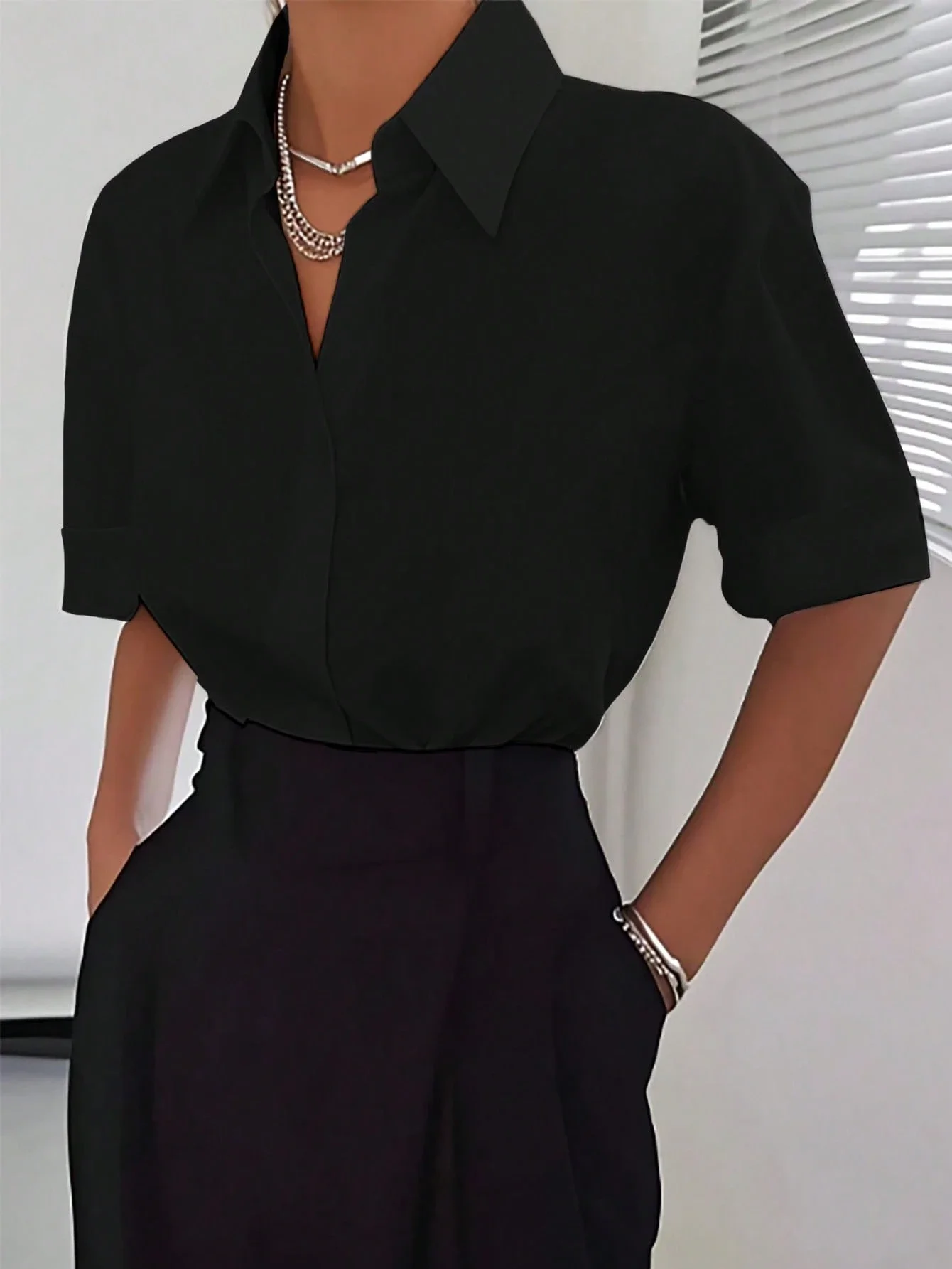 

Женская черная рубашка с коротким рукавом, повседневная, свободного кроя, с отложным воротником, на все сезоны