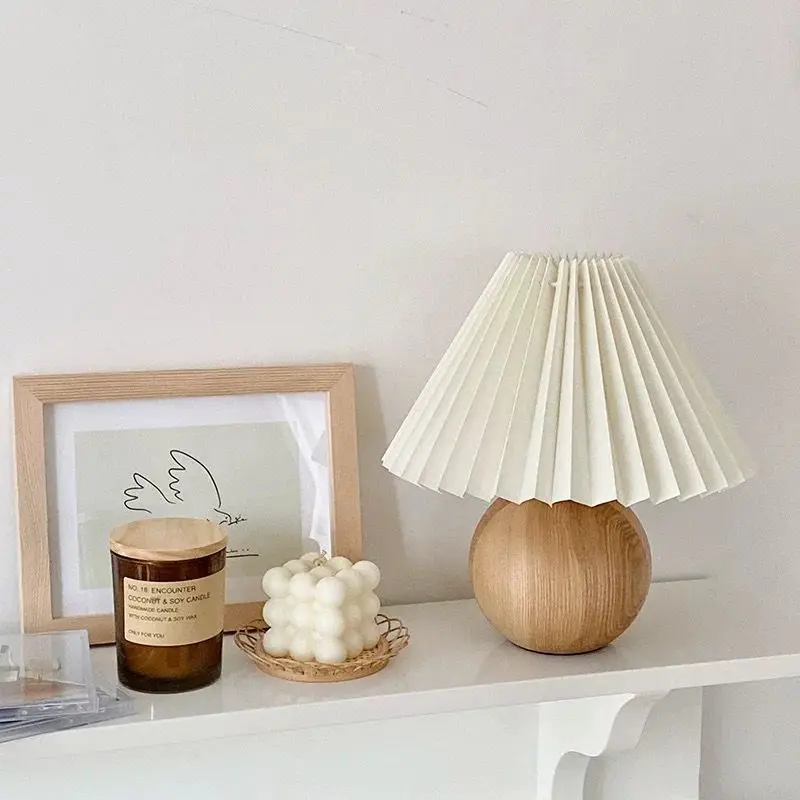 

American country home stay bedside table lamp Nordic bedroom retro pleated log art table lamp