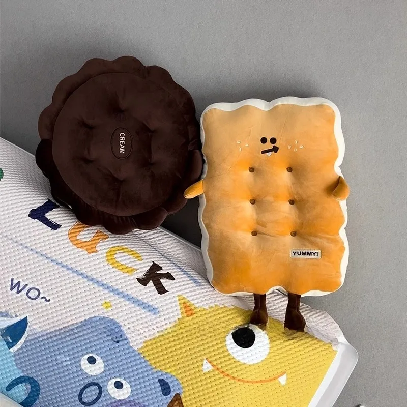 Cute biscuit pillow wafer sandwich biscuit cushion sofa pillow cushion sedentary artifact birthday Thanksgiving holiday gift
