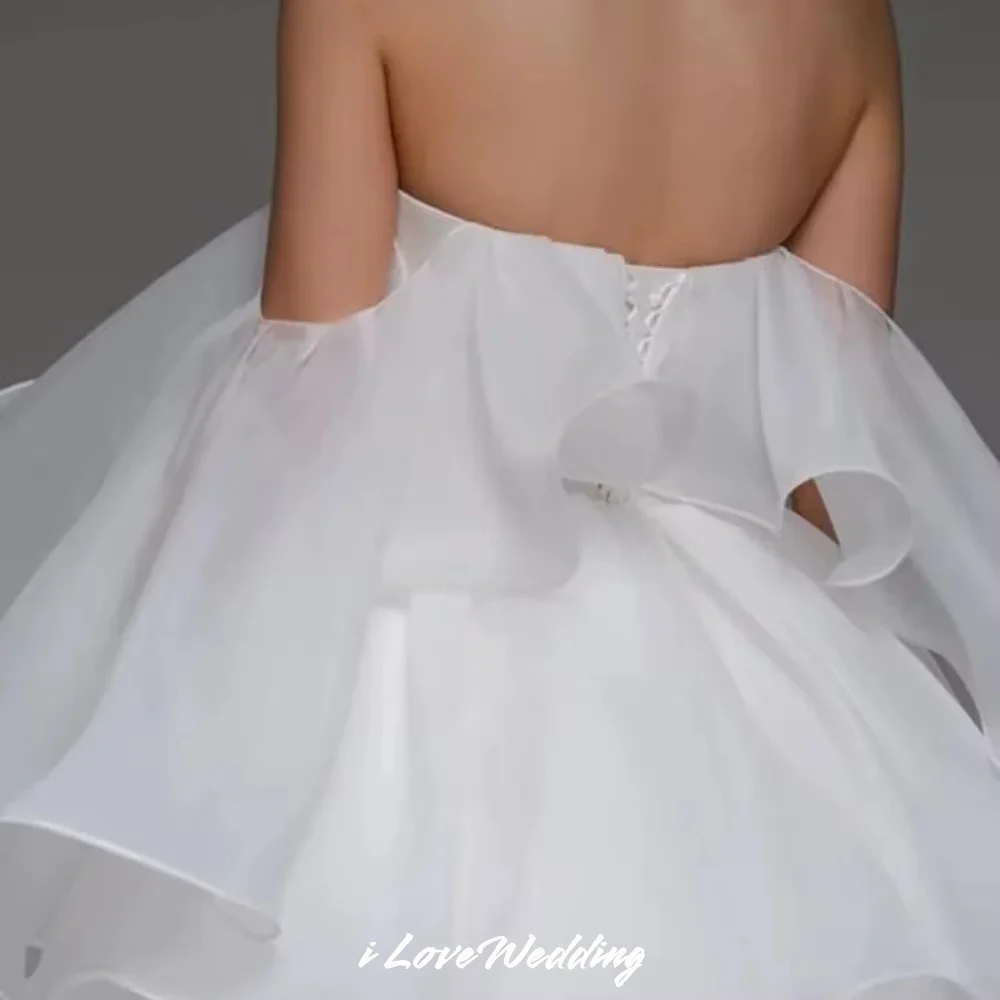 ホワイトオフショルダーホームカミングドレス 2025 オーガンザストラップレスレースアッププリーツ A ラインミニショートスカート誕生日パーティードレスカスタマイズ