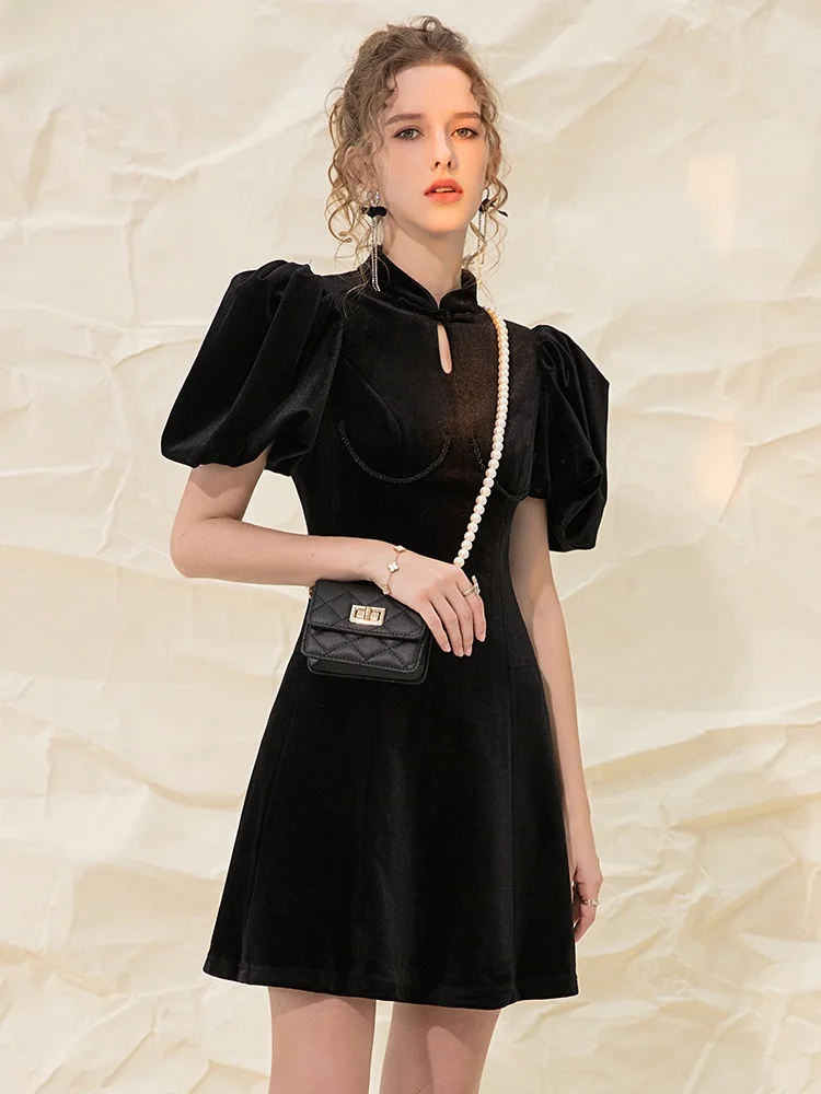 

Элегантное черное бархатное платье с высоким воротником и утягивающей талией для женщин, осенне-зимняя модная коллекция, стильное короткое платье для леди