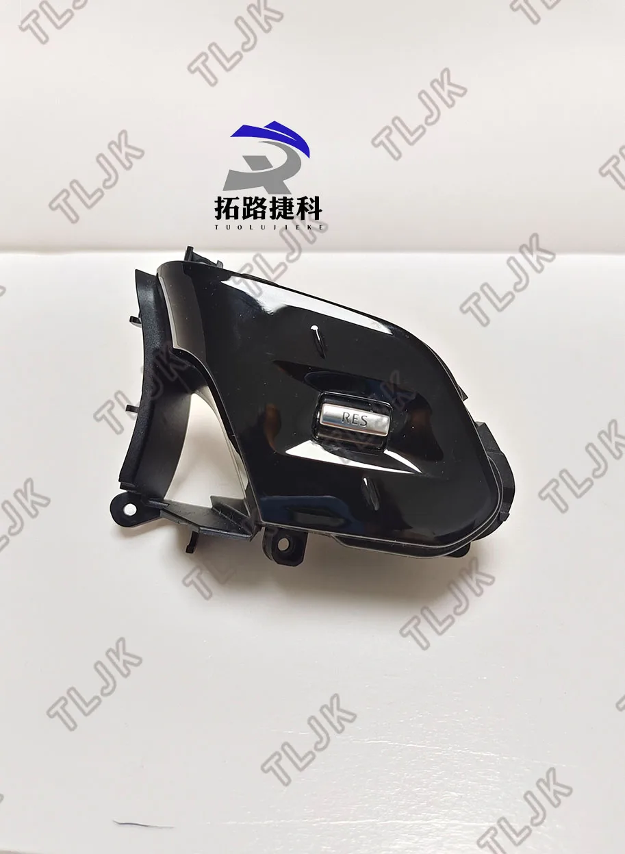 

The steering wheel multifunction button (right) suitable for jaguar XJ/XE/FP, the model is J9C28929=J9C34109.