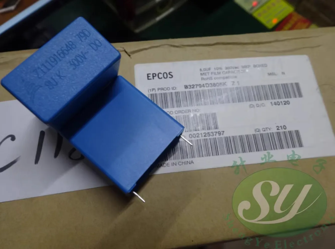 

EPCOS 8.0uf/300vAC 8u0 8uf 805 New 28MM film capacitor B32794D3805K