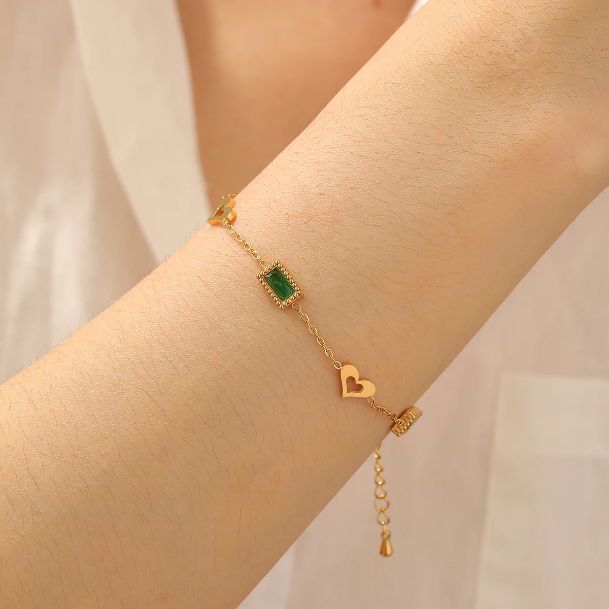 Stainless Steel Green Zircon Inlay Cuboid Hollow Out Heart Bracelet Lady New Trend Classic Wrist Chain Jewelry Gift