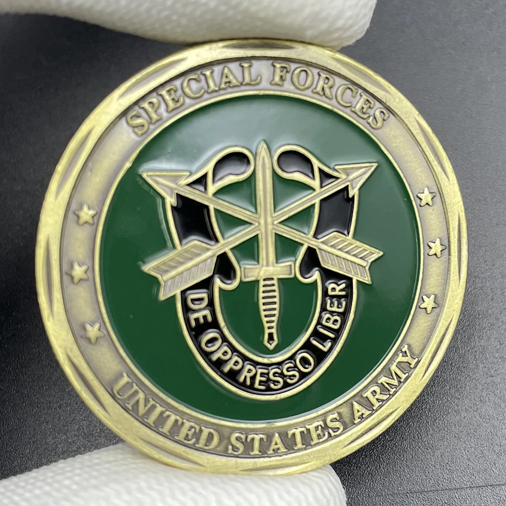 عملة تحدي القوات الخاصة للجيش الأمريكي، قبعة خضراء برونزية، مقتنيات العملات المعدنية DE OPPRESSO LIBER، ميدالية تذكارية في الكبسولة