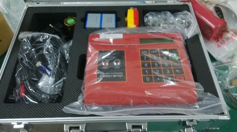 Portable ultrasonic liquid water flow meter