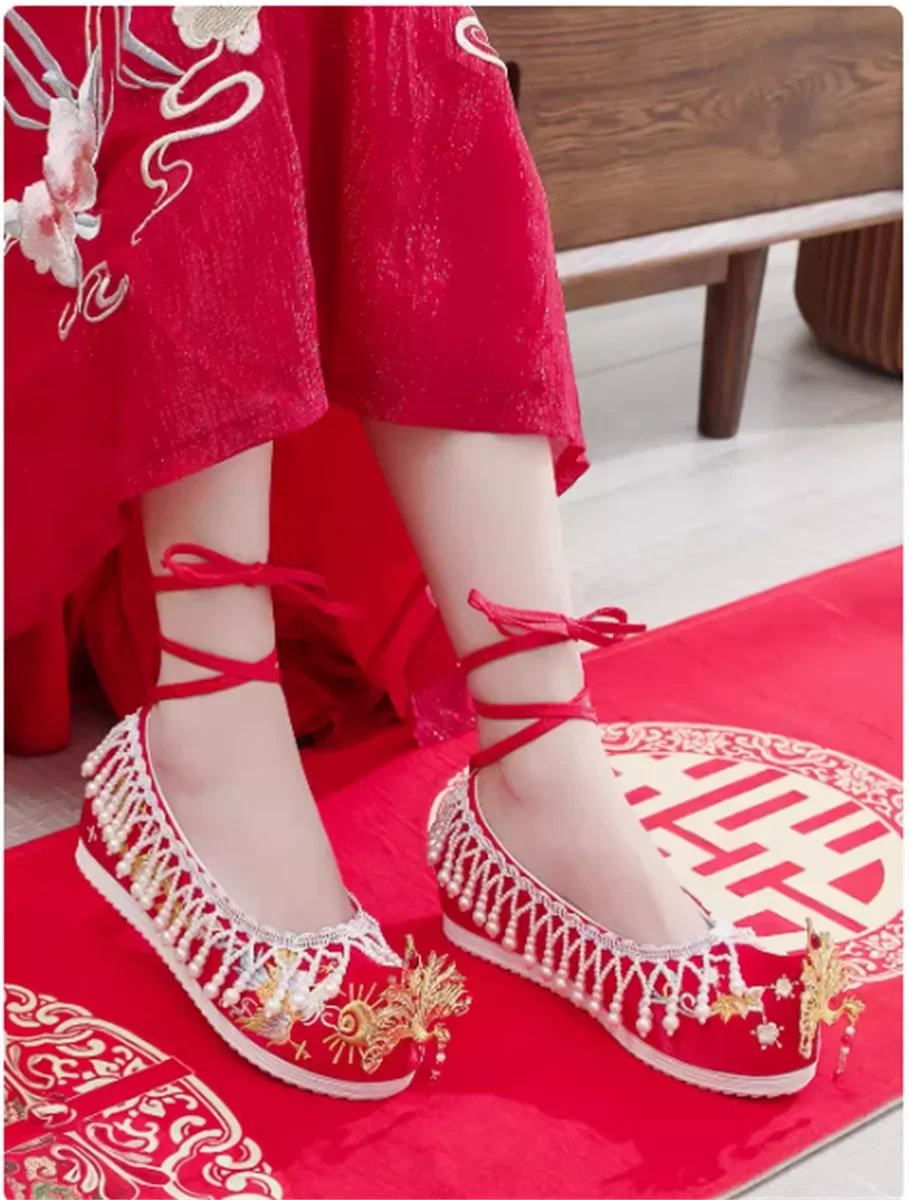 Tassel Hanfu shoes, antique style embroidered shoes, high rise red Chinese wedding shoes, bridal shoes