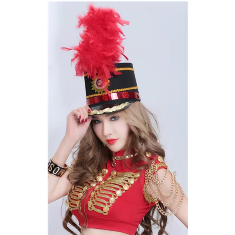 

Цилиндр с красными перьями, праздничная вечеринка, школьная кепка для выступлений, карнавальные принадлежности, головной убор барабанной команды, этикетная шляпа