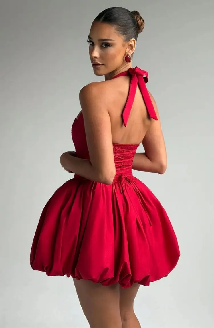 Vestido Mini Halter Elegante Vermelho Sem Costas com Corset e Barra Bufante para Mulheres - Perfeito para Festas Noturnas de Verão, Aniversários, Casamentos e Coquetéis