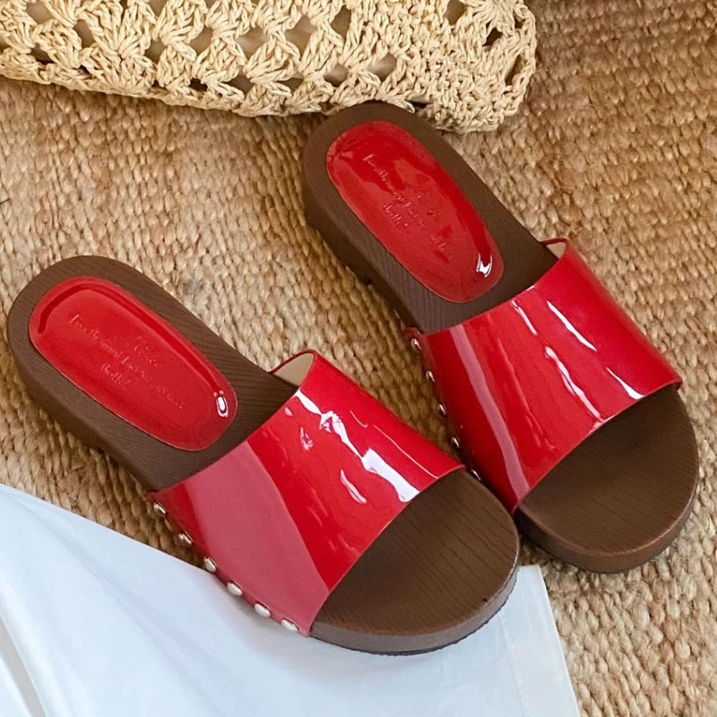 

Rivets Pointed Toe Platform Sandal Patent Leather Square Heel Open Toe Slide Sandals Simple Comfortable Non-slip Beach Shoes