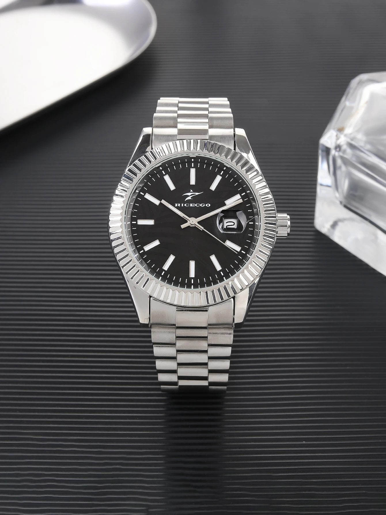 Ricecgo Exquisite Quartz Watch, Business Style, Silver Case, Stainless Steel Strap, Round Dial, Suitable for Holiday Gifts and Daily Wear