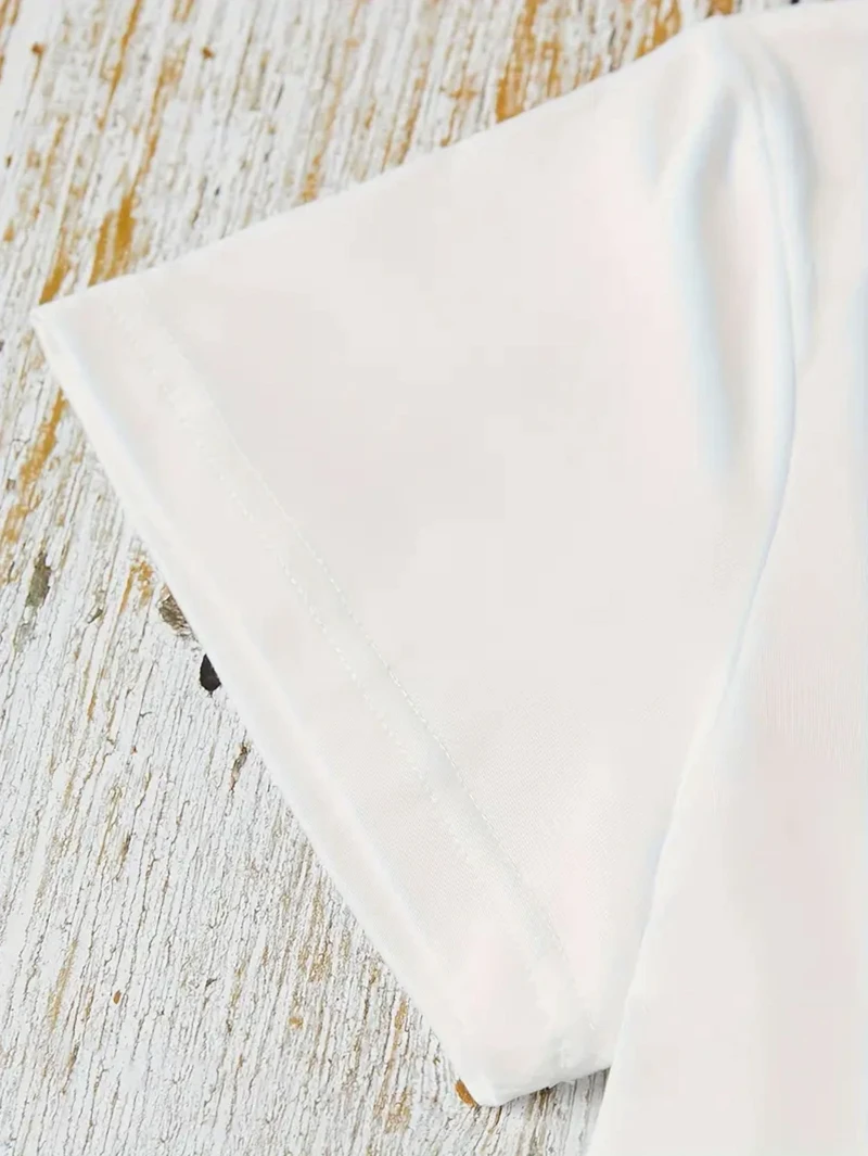 تي شيرت سانريو هالو كيتي، طباعة كرتونية لطيفة مقترنة بتصميم الكعك والعسل، ملابس نسائية ناعمة وغير رسمية