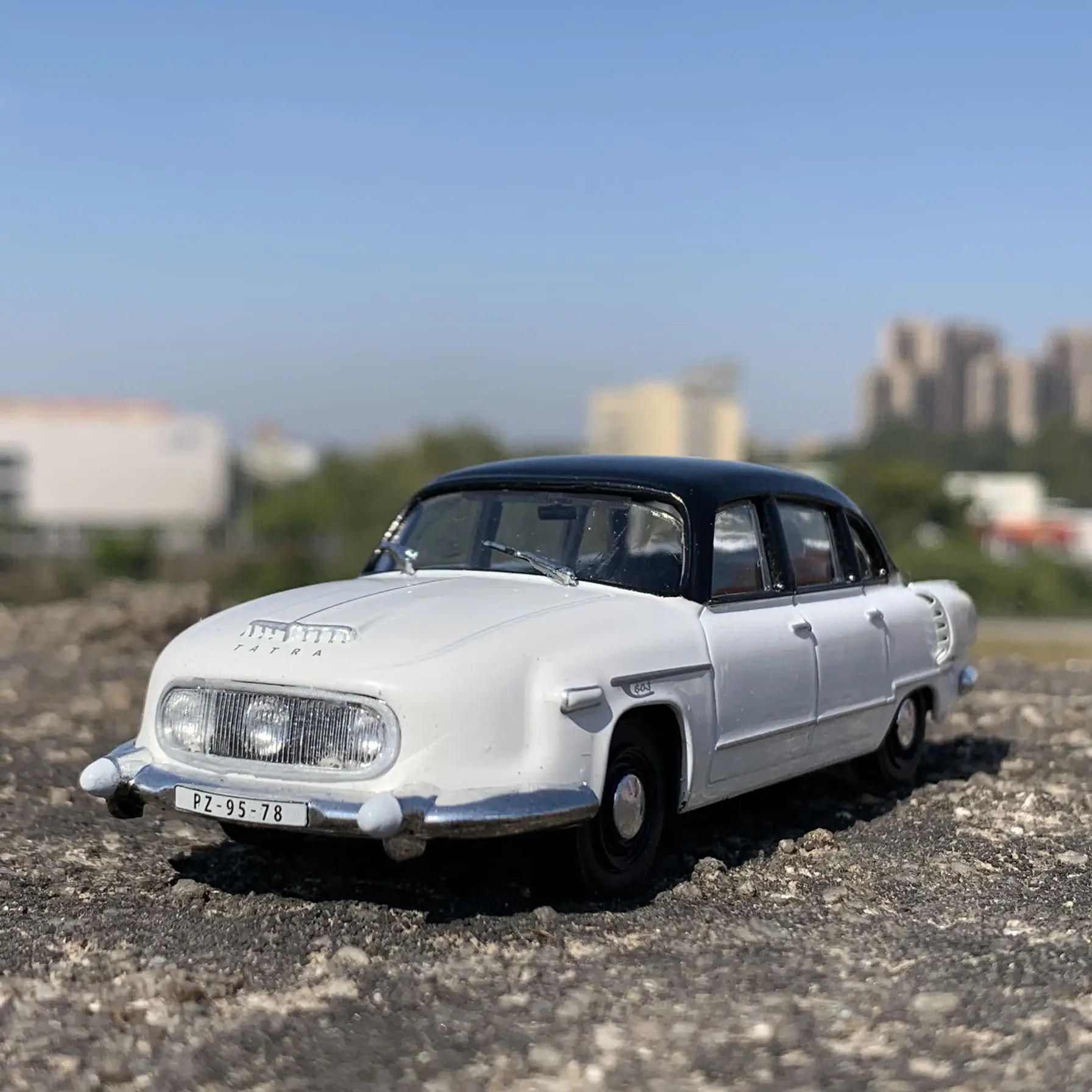 1:43 Scale Model Diecast Soviet TATRA 603-1 Alloy Czech Retro Car Toy Classic Vehicle Collection Display For Children Adult Doll