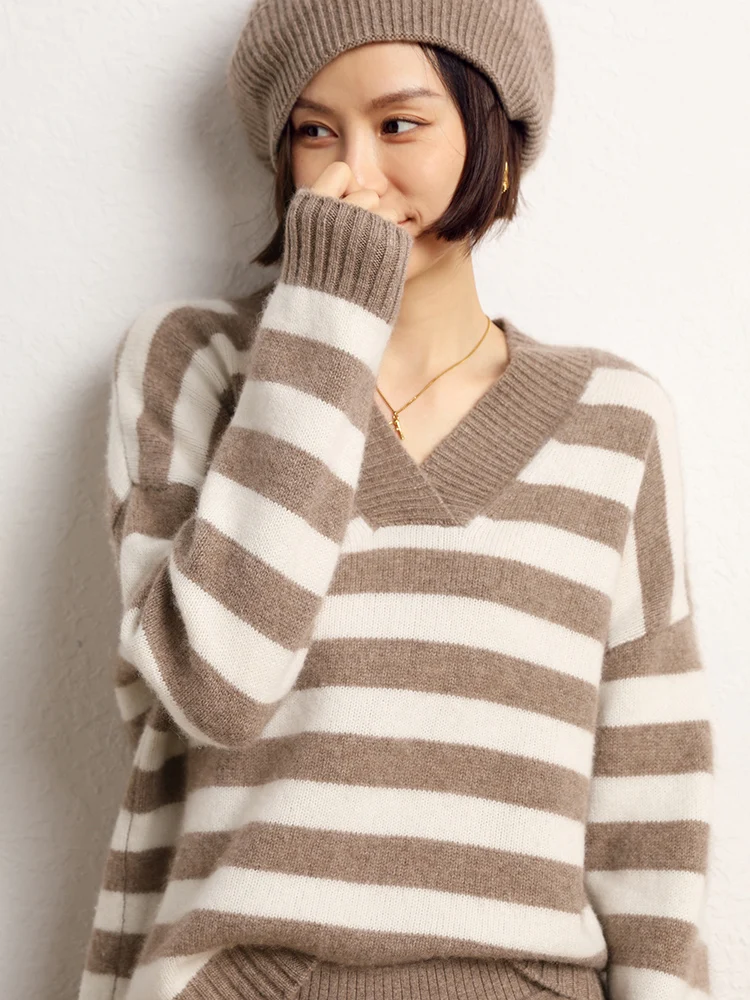 Big V-neck loose lazy wind sweater sweater women's autumn and winter new loose lazy bottoming cashmere sweater