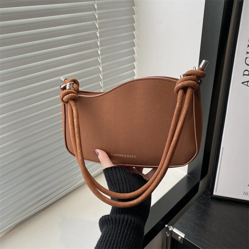 

2025 Elegant Underarm Bag Vintage Niche Crossbody Purse for Women Stylish Shoulder Bag Fashionable Retro Handbag