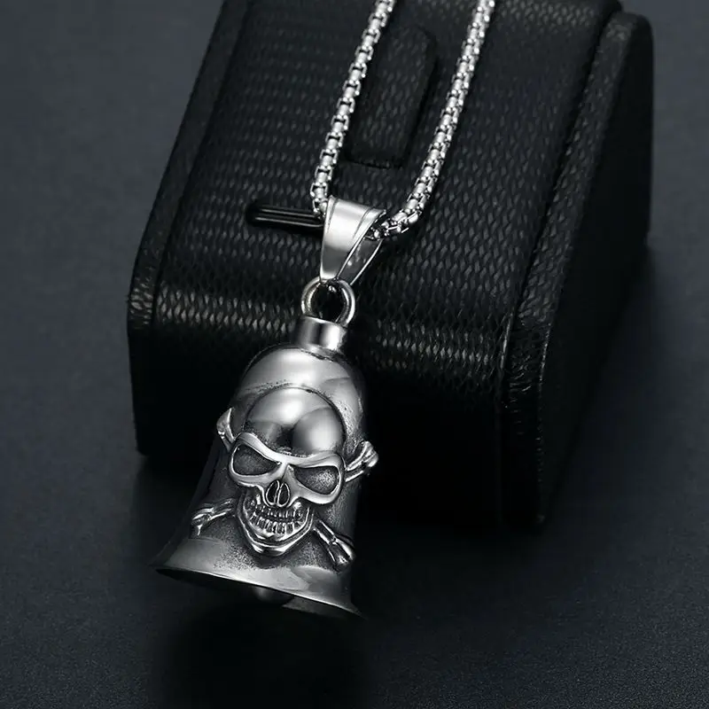 Retro Gothic pirate big ghost head skull bell pendant necklace men\'s punk motorcycle riding rock jewelry