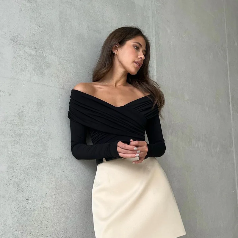 

Sexy Off Shoulder Women T-shirt Spring Summer Fashion Black Crossed Folds Skinny Design Sense Tee Long Sleeve Streetwear New Top