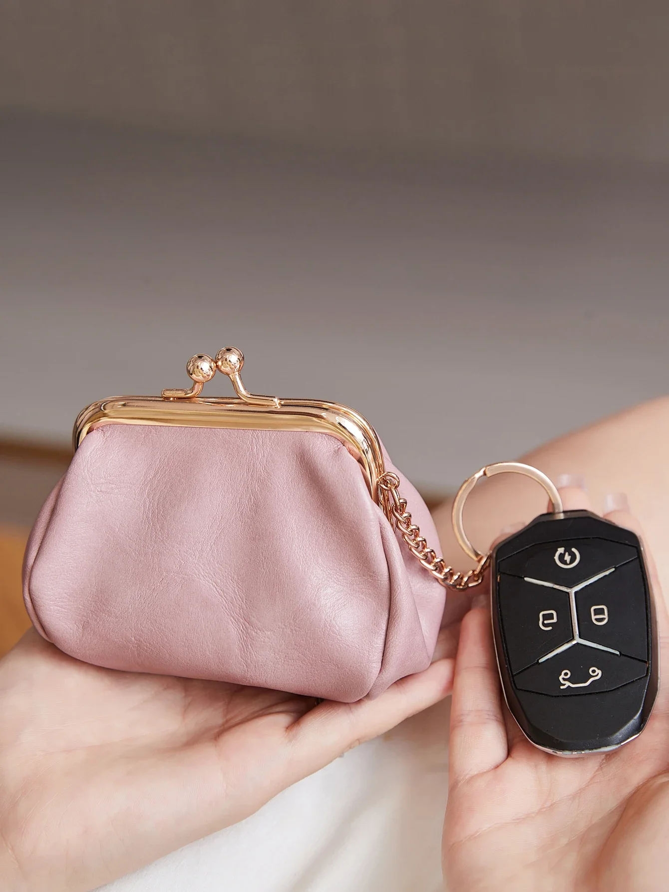 Retro Mini Lock Clip Coin Purse, Daily Portable and Cute Handheld Storage Bag for Girls, Solid Color Simple Key Bag