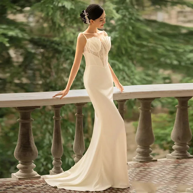فستان زفاف فرنسي خفيف من الساتان بسيط جديد ذيل السمكة أبيض للتخسيس زائدة طرحة زفاف سوبر الجنية السباغيتي حزام رحلة تبادل لاطلاق النار