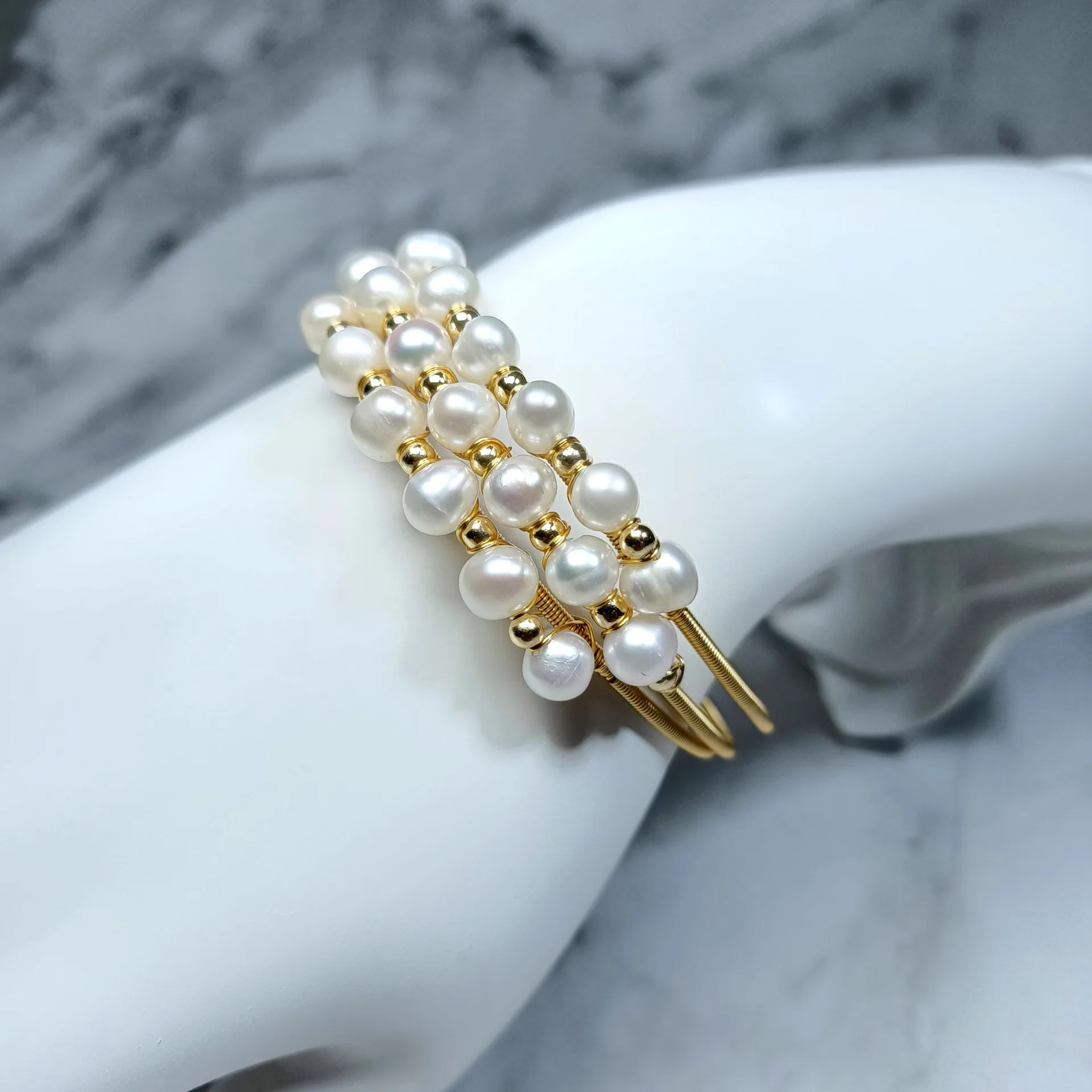 Hochwertige 100 % natürliche Süßwasserperle, 14 Karat Gold gefüllt, weiblich, dreilagig, Armreif, Promotion, Weihnachtsgeschenke, kein Verblassen, günstig – Detail 6