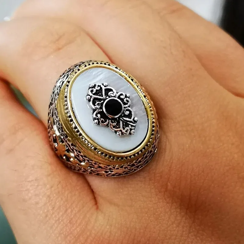 Men\'s White Gemstone Cocktail Exaggerated Ring Vintage Colored True Mother of Pearl Shell with Diamonds
