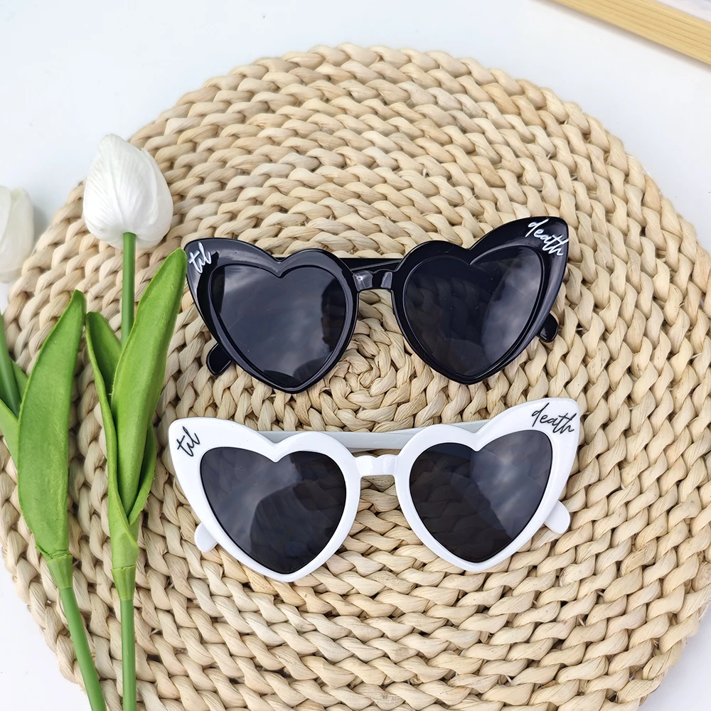 1 Stück "Bis dass der Tod uns trennt" herzförmige Sonnenbrille Hochzeitsfeier-Dekoration Foto-Requisite für Junggesellinnenabschied, Brautparty, Flitterwochen – Detail 1