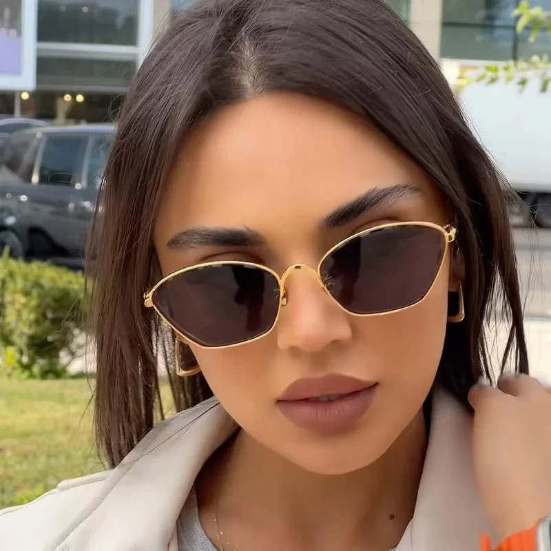 

Metal Frame Small Frame Sunglasses with Chinese Knot Element Decoration Sunglasses for Men's Fashion UV400 Glasses for Women