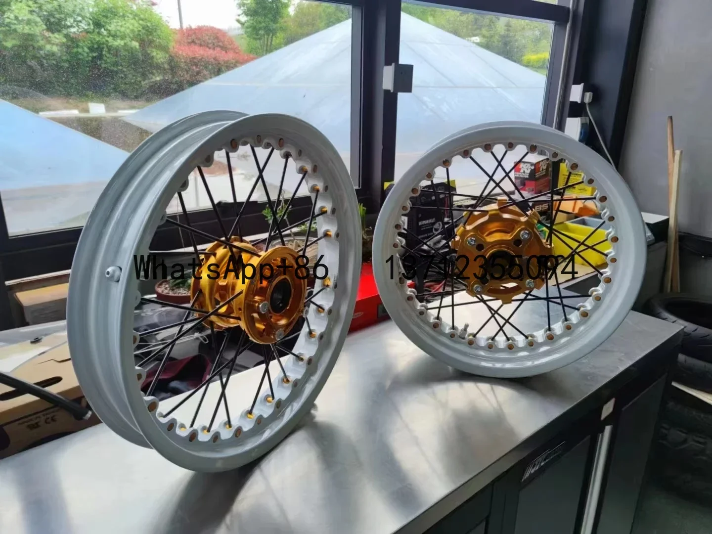 Ruedas de radios al vacío Ruedas sin cámara T100/T120 Supermoto 17 pulgadas Precio de fábrica