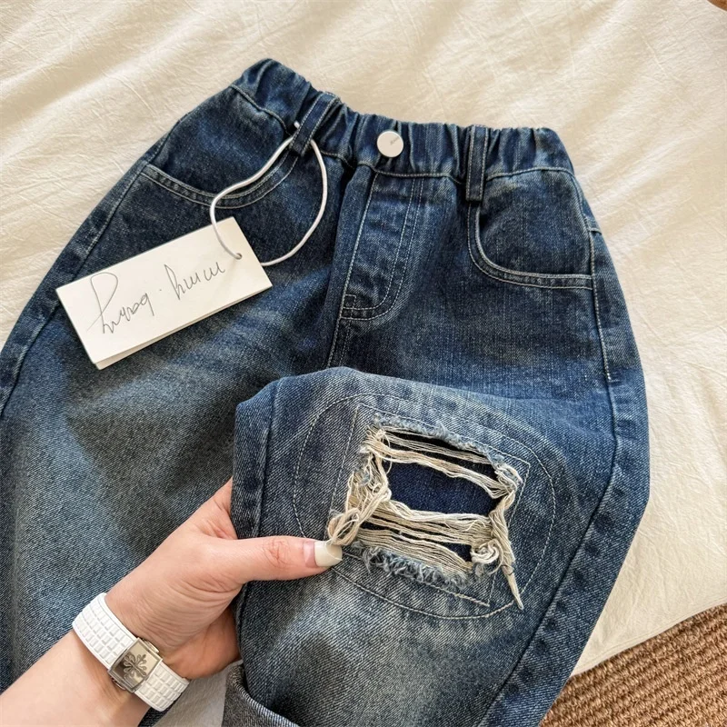 Pantaloni jeans per bambini Pantaloni primaverili e autunnali Pantaloni elasticizzati per ragazzi 2025 Pantaloni per piedi con stampa allentata per bambini nuovi 2-8T