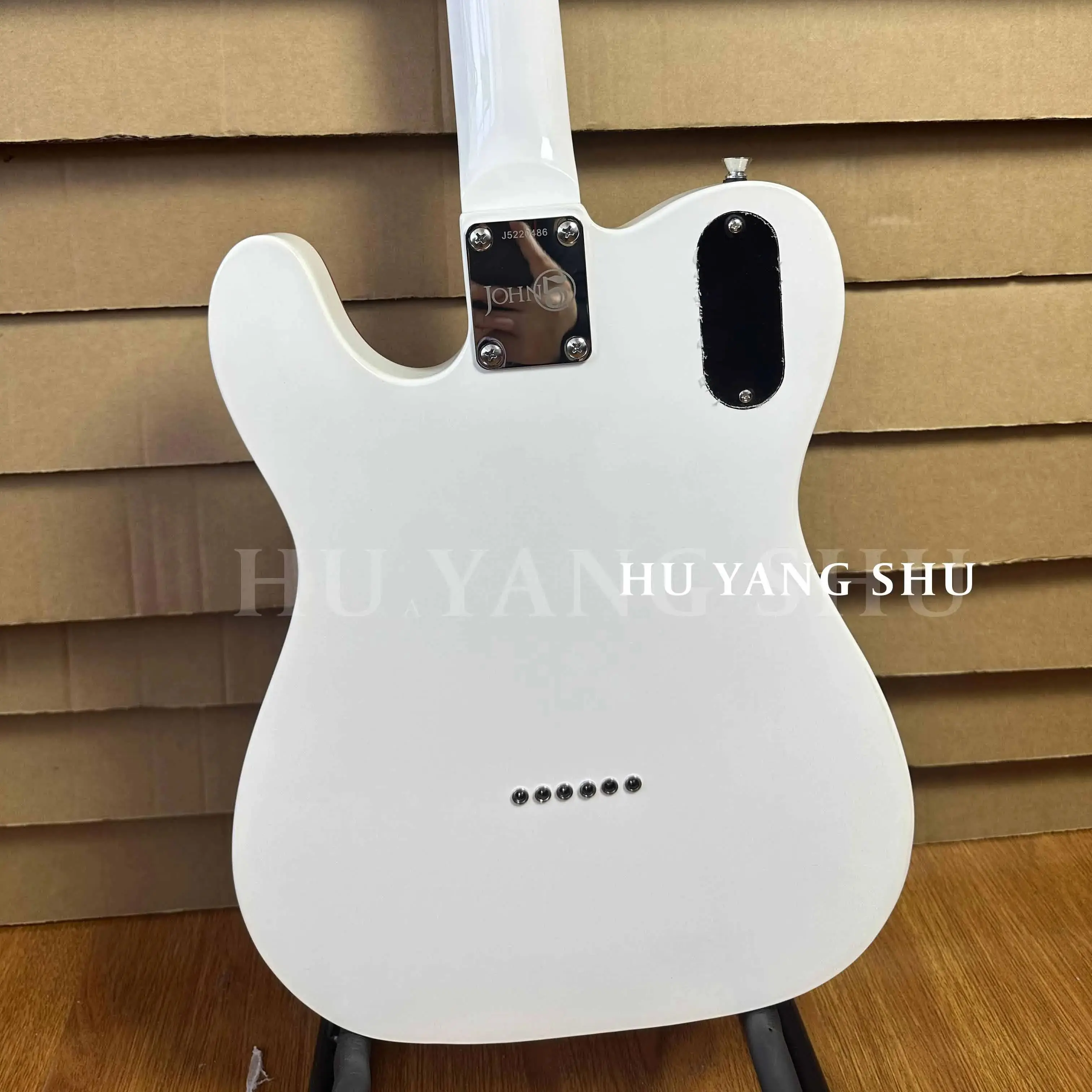 Benutzerdefinierte TL John 5 Signature Ghost E-Gitarre, weiße H-H-Tonabnehmer, roter Knopf, kostenloser Versand