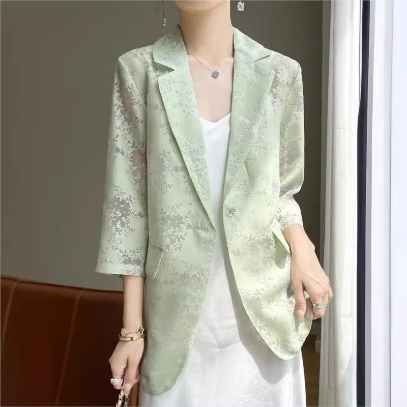 

The New Chinese Style Seven-point Sleeve Design Thin Sunblock Satin Material Suit Jacket Has A High-grade Sense Of Temperament