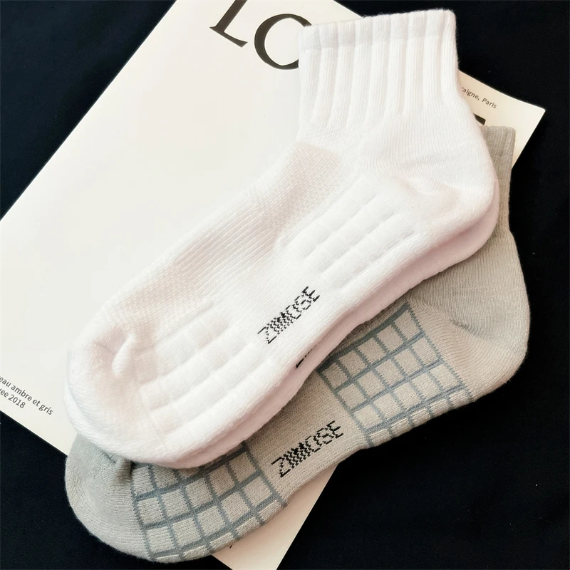 Men's Mid-Calf Breathable Cotton Socks High Quality White Sports Socks Basketball Socks Anti-Odor Towel Bottom Short Socks
