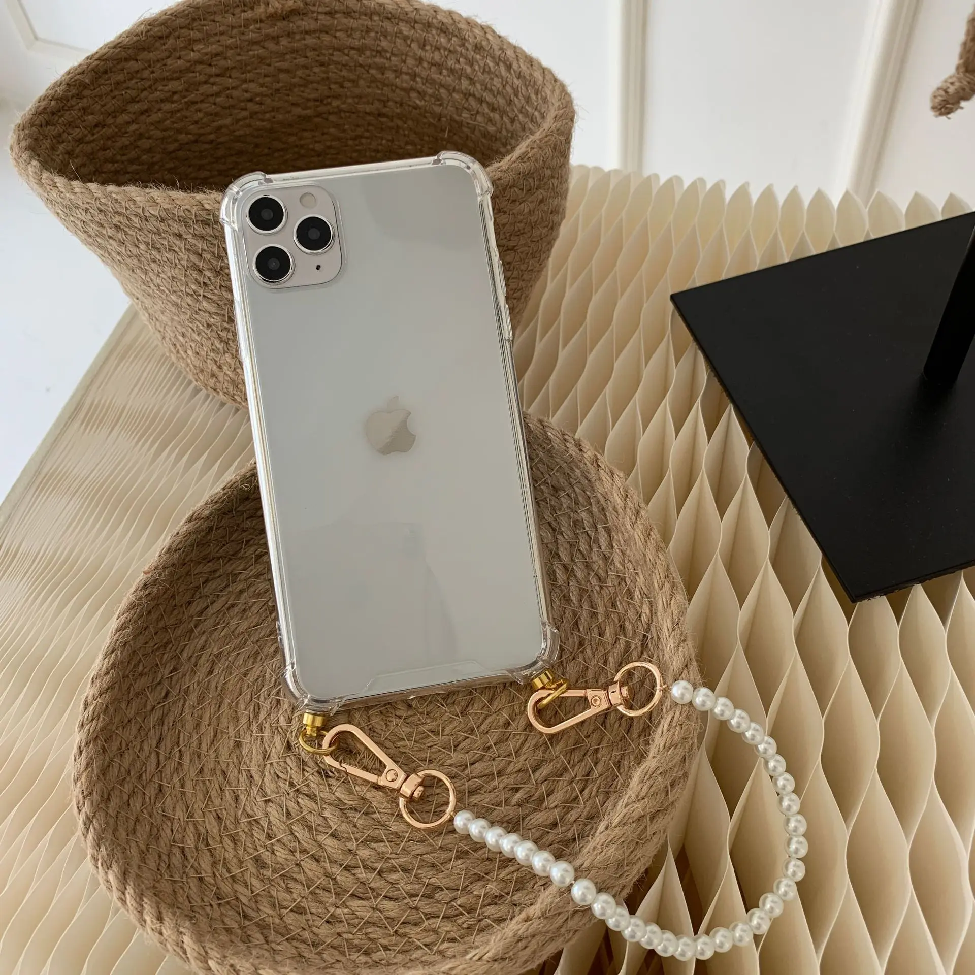 

Transparent Pearl Portable Bracelet Phone Case with Chain For iPhone 11 12 13 14 pro Max 15 X XR XS MAX Back Cover