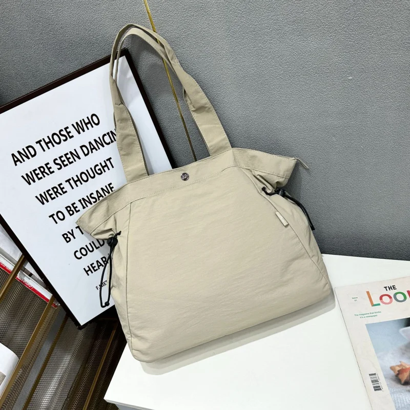 

Nylon Commuter Bag Ultra-light Encrypted Waterproof Material Women Shoulder Bag Commuter casual and easiest Large Bag Hot Style