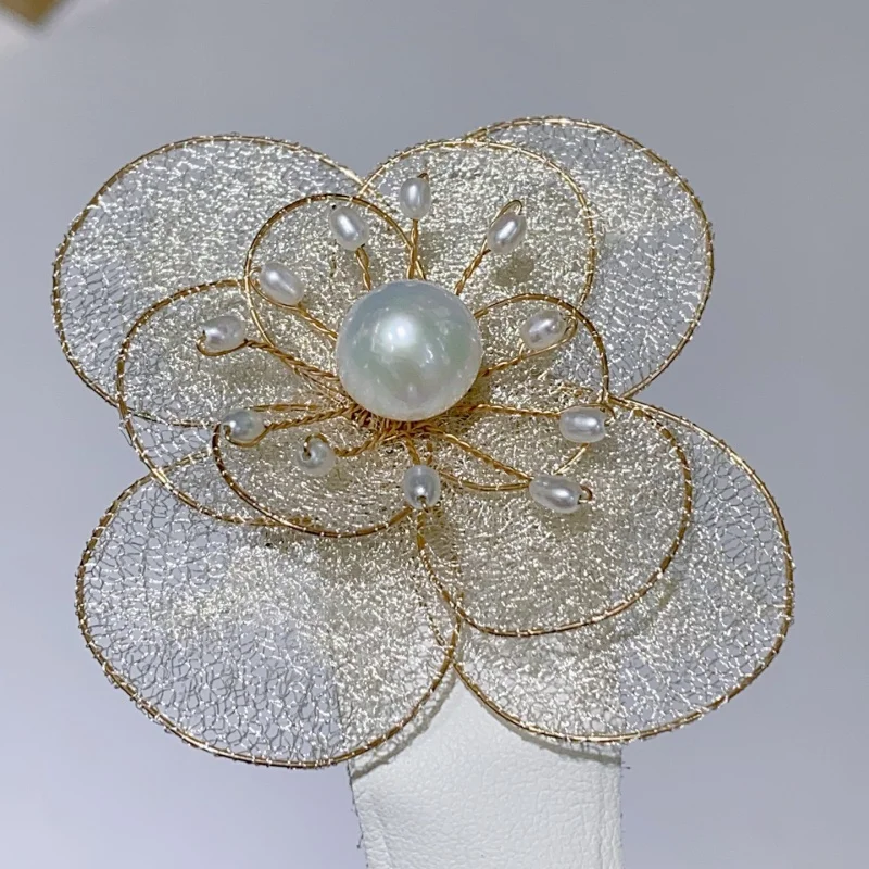 

SGARIT Elegant Lace Fabric Flower 14k Filled Gold Big Brooch for Women Delicate Handmade Lapel Pins Lady Party Wedding Jewelry