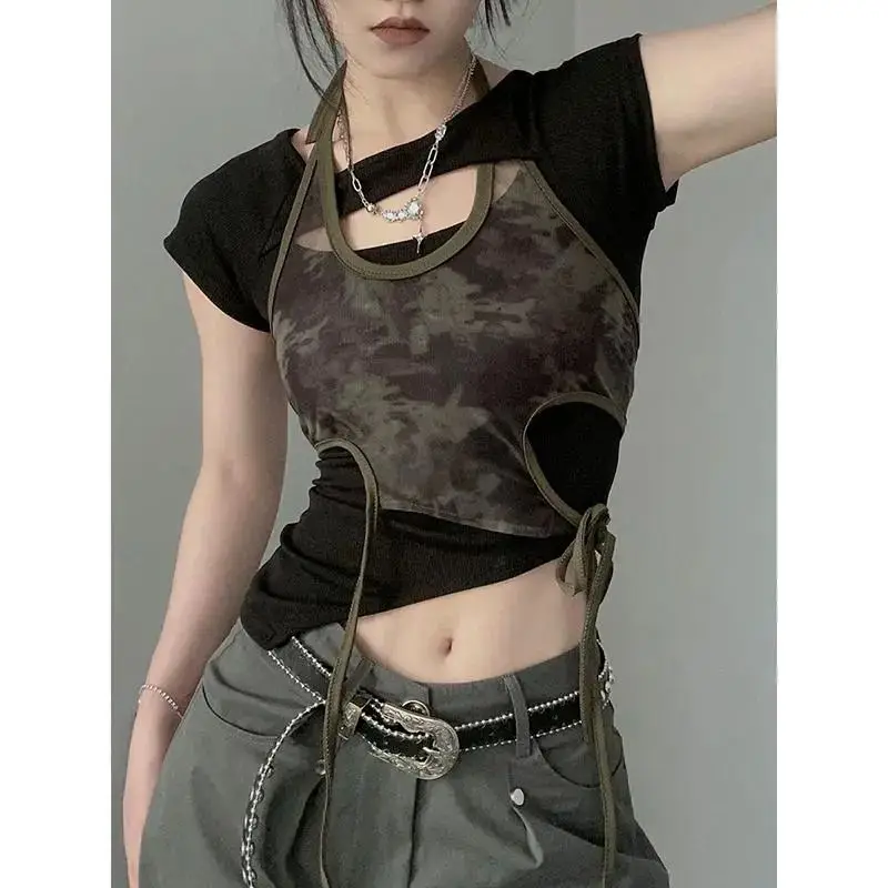 Conjunto Feminino de Verão Retrô com Estampa Camuflada e Alça no Pescoço, Camiseta Casual da Moda e Short Justo de Duas Peças