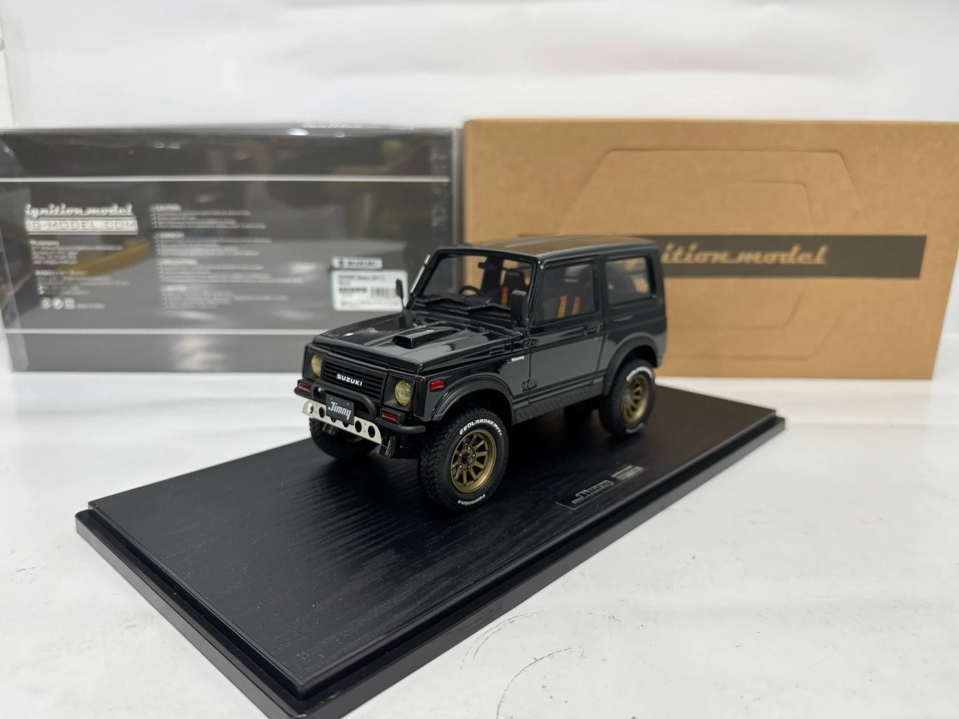 

IG 1:18 Jimny JA11 SUV Black Simulation Limited Edition Resin Metal Static Car Model Toy Gift