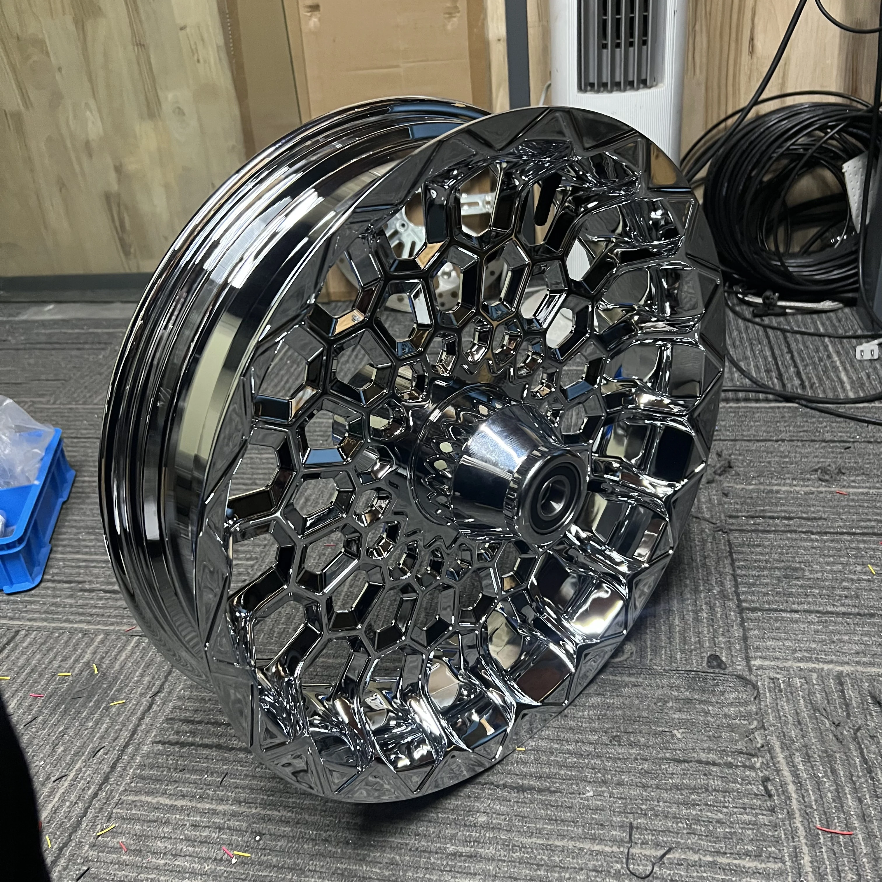 18*4.25front & 18*8.5rear  Good Quality Chrome Forged Motorcycle Wheels with Gloss Black Finish for 18-later harley boy