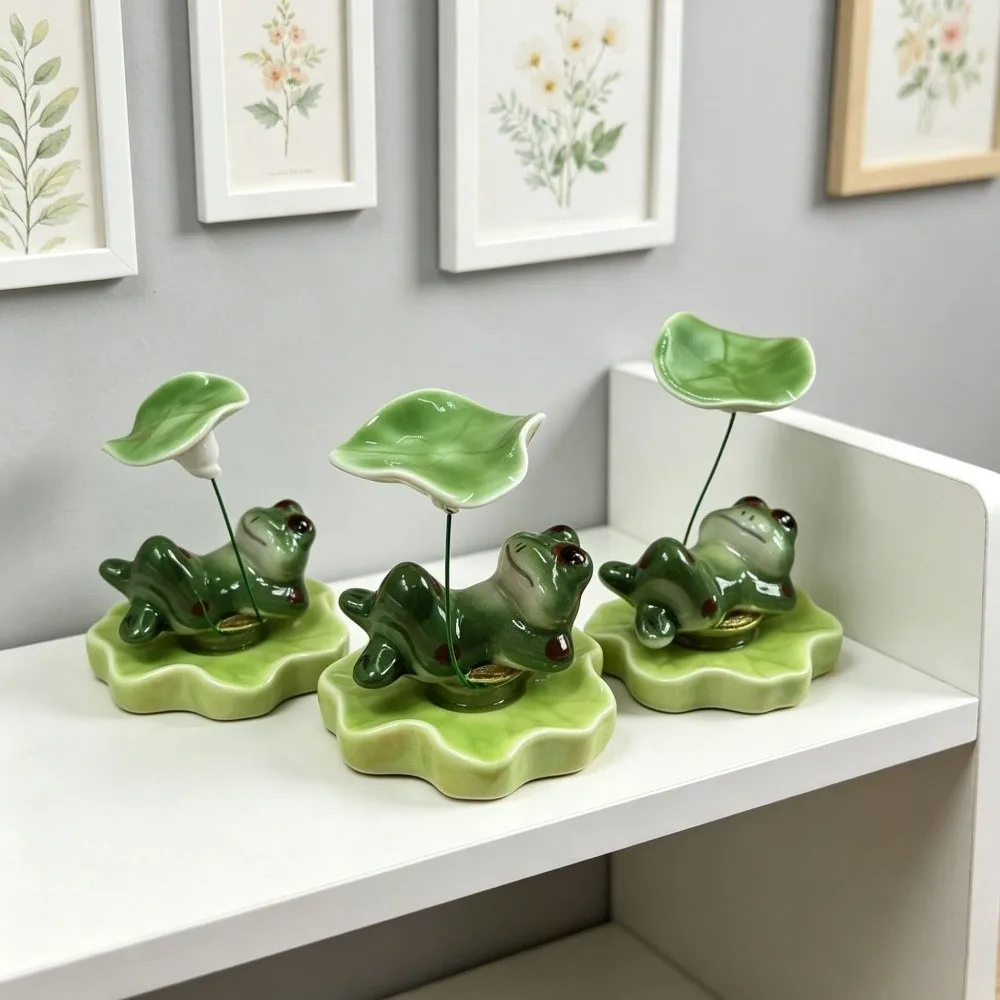 Ceramic Laying Frog Statue Home Ornaments Funny Frog Rotating Attract Wealth Lotus Leaf Desktop Decoration Tea Table