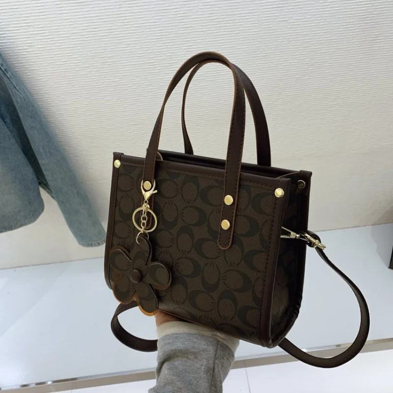 Women's Hand Bags Crafted From Fine Leather Boasting Paris Style And Famous Vintage Trendy Look​