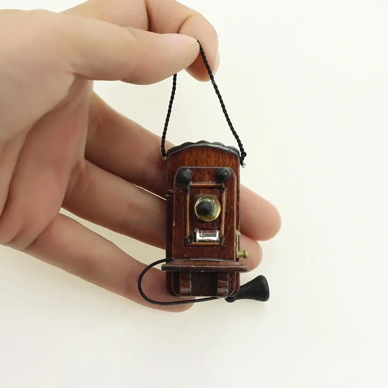 Akcesoria do mebli do domku dla lalek w stylu vintage do salonu sypialnia kuchnia 1:12 miniaturowy antyczny telefon do montażu na ścianie