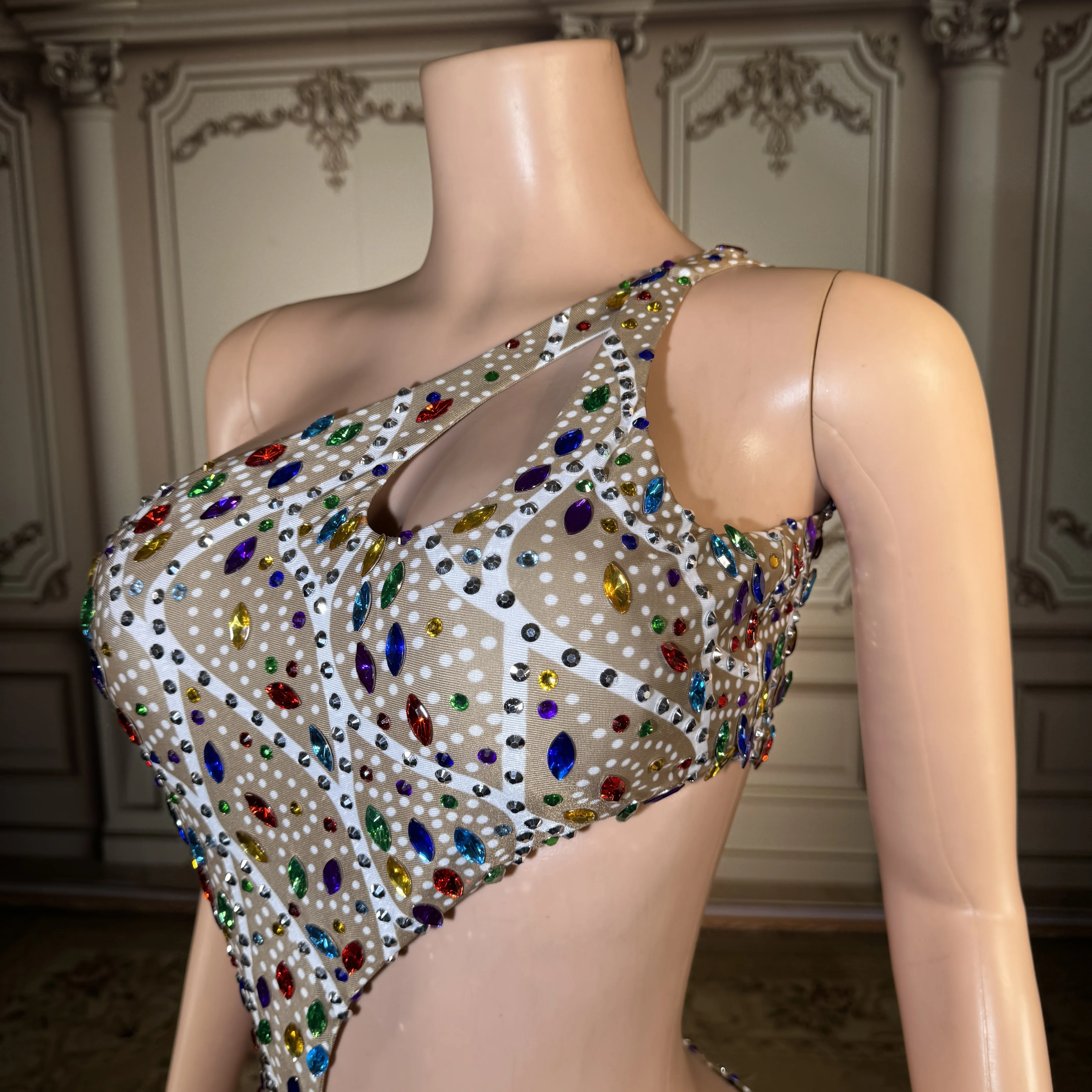 

ZD Heavy industry colored rhinestone slanted shoulder hollow one-piece swimsuit beach vacation spicy girl sexy slim fit bikini
