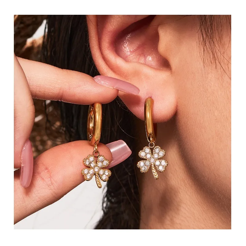 

Seattle's New Lucky Grass Zircon Pendant Light Luxury Temperament Earrings Trendy and Versatile French Exquisite Fashion Earring