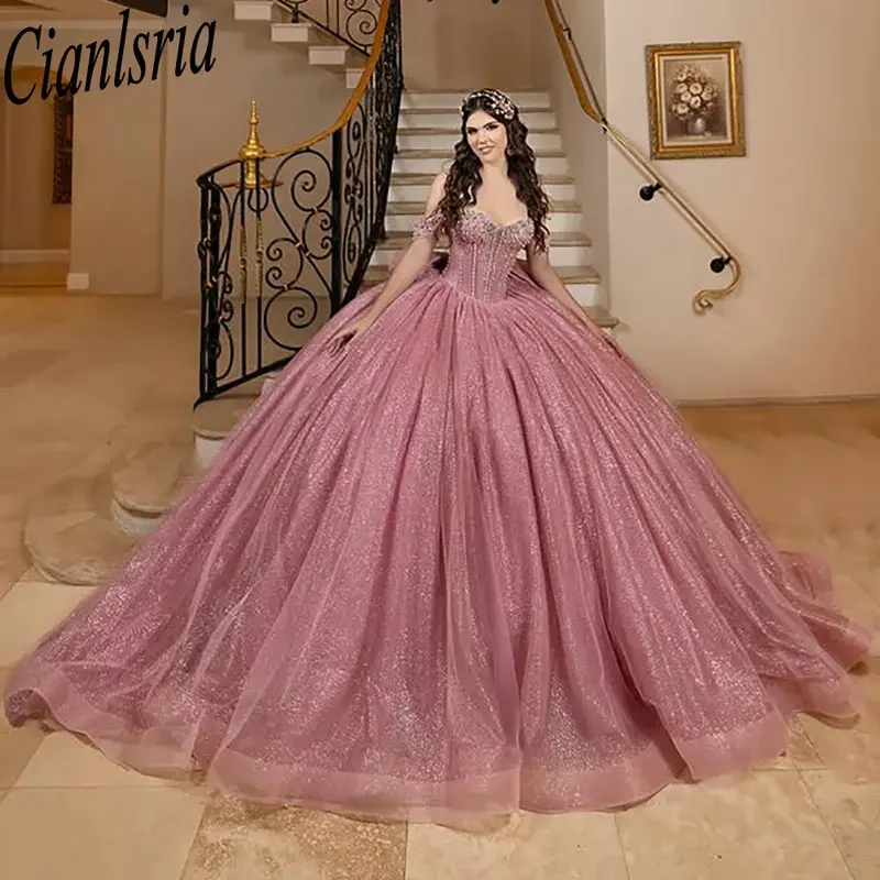 

Розовое платье Quinceanera с открытыми плечами и бантом, бальное платье с блестками и кристаллами, бисером, жемчугом, сладким 15 лет, мексиканское индивидуальное платье