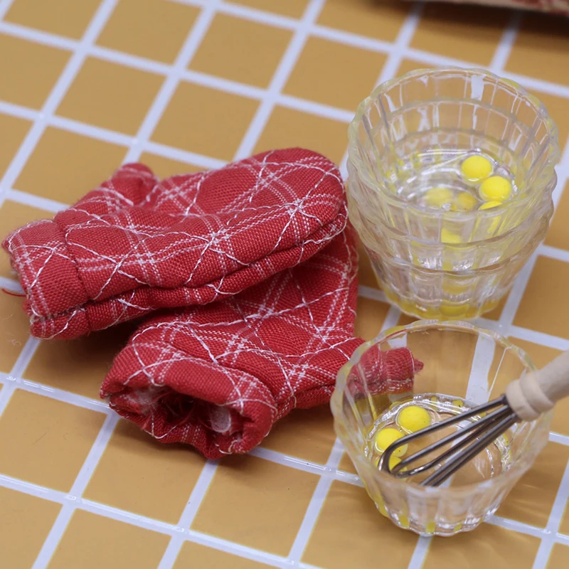 ชุดอุปกรณ์ครัวสำหรับบ้านตุ๊กตาขนาด 1:12 ประกอบด้วยเครื่องตีไข่และถ้วยไข่แบบจำลองน่ารัก เหมาะสำหรับตกแต่งบ้าน